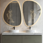 آینه دفرمه روشویی Code : AT221 ترکیبی از طراحی زیبا، امکانات هوشمند و قابلیت سفارشی‌سازی کامل است. این آینه علاوه بر افزایش جذابیت محیط، تجربه‌ای راحت و مدرن برای کاربر فراهم می‌کند. ویژگی‌هایی مانند ضد بخار بودن، بلوتوث، تاچ‌لس و آینه آرایشی، AT221 را فراتر از یک آینه ساده قرار می‌دهد و انتخابی لوکس و کاربردی برای حمام یا سرویس بهداشتی شما خواهد بود.